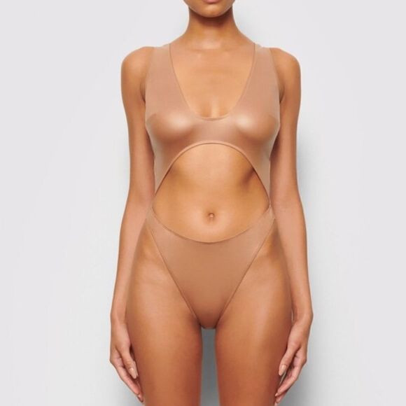 SKIMS Tops - COPY - SKIMS Wet Jersey Cutout Bodysuit/ SIENNA